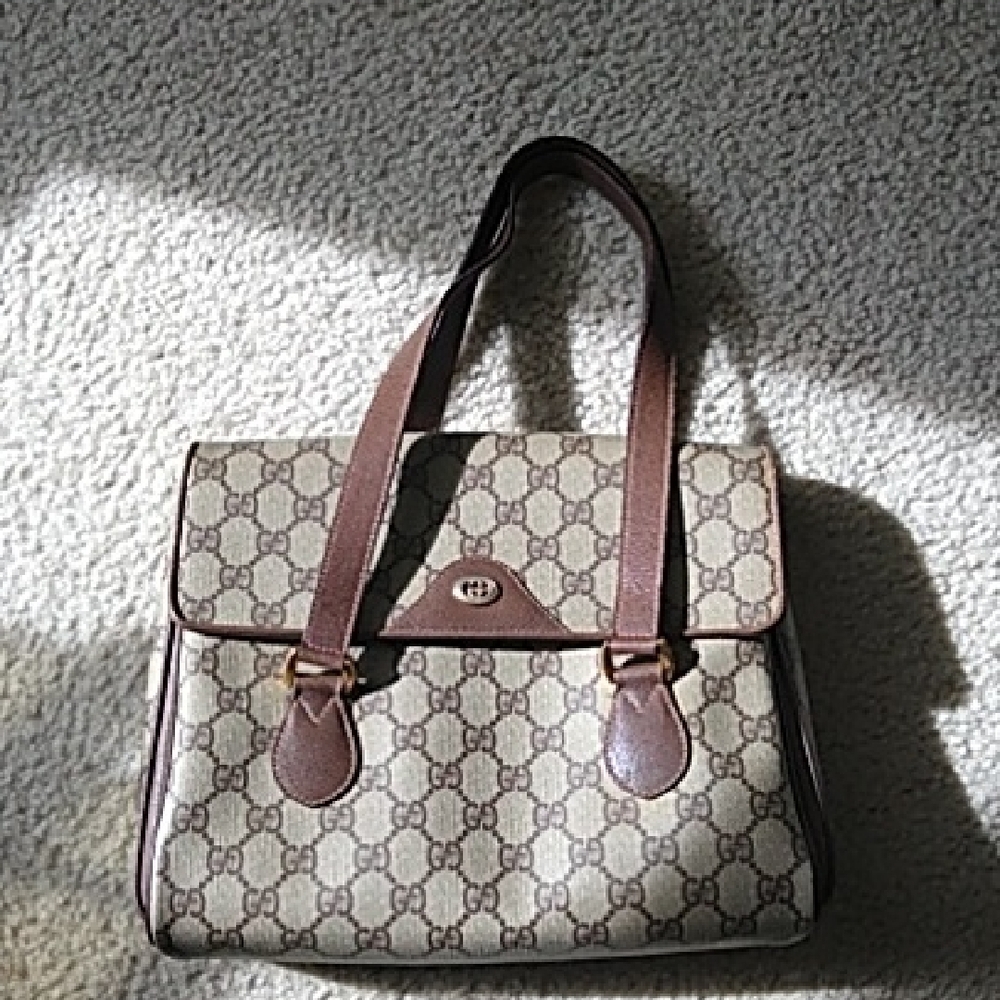 Vintage Gucci Purse. Excellent Condition With Minor Signs Of Use.